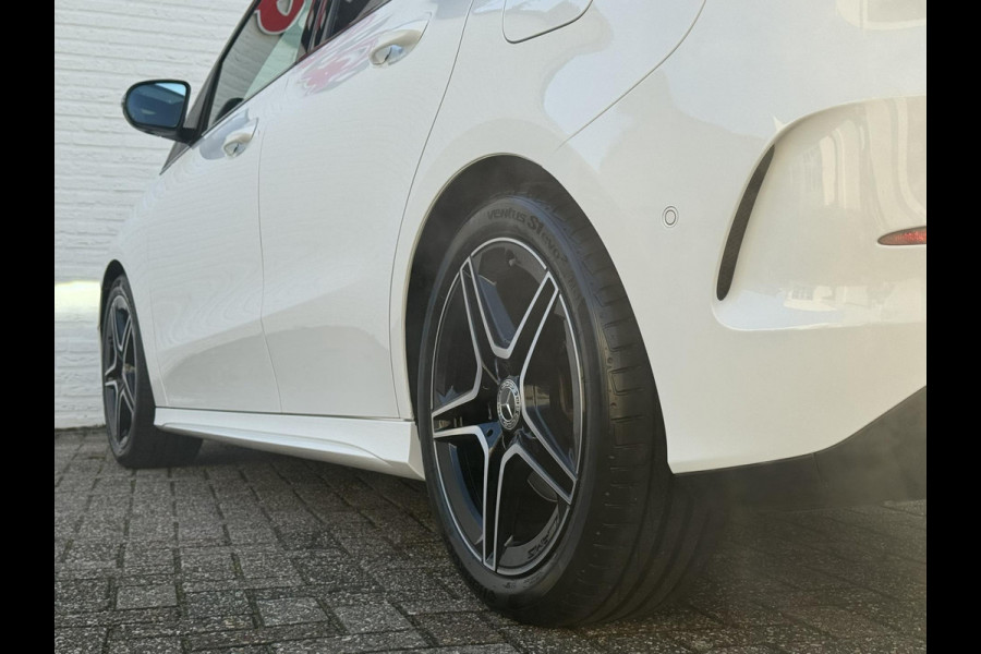 Mercedes-Benz B-Klasse 200 AMG Night pakket Premium Plus Camera Cruise Clima Elektrische a-klep Led