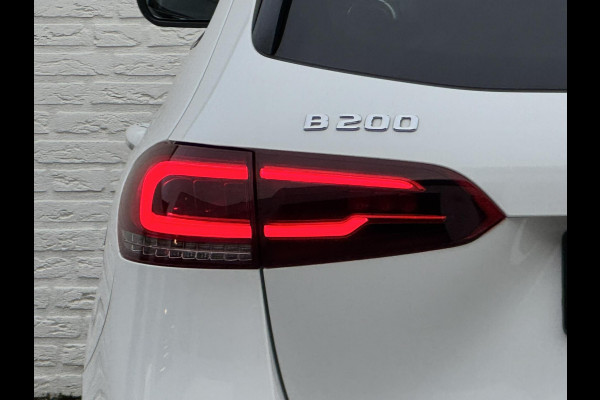 Mercedes-Benz B-Klasse 200 AMG Night pakket Premium Plus Camera Cruise Clima Elektrische a-klep Led