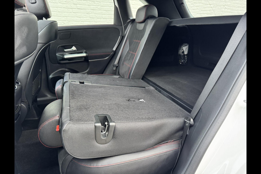 Mercedes-Benz B-Klasse 200 AMG Night pakket Premium Plus Camera Cruise Clima Elektrische a-klep Led