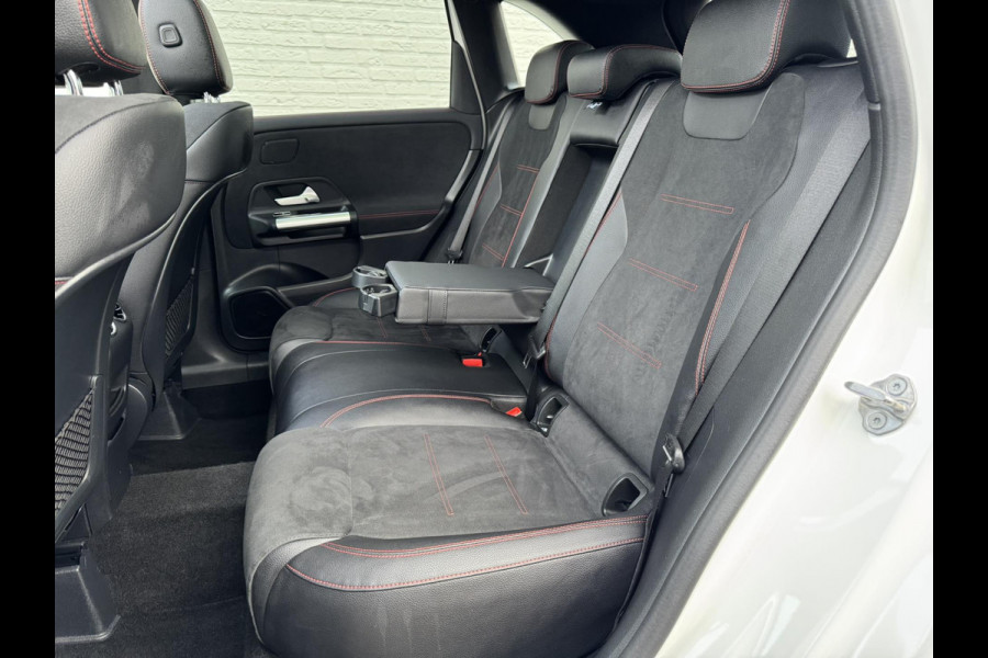 Mercedes-Benz B-Klasse 200 AMG Night pakket Premium Plus Camera Cruise Clima Elektrische a-klep Led