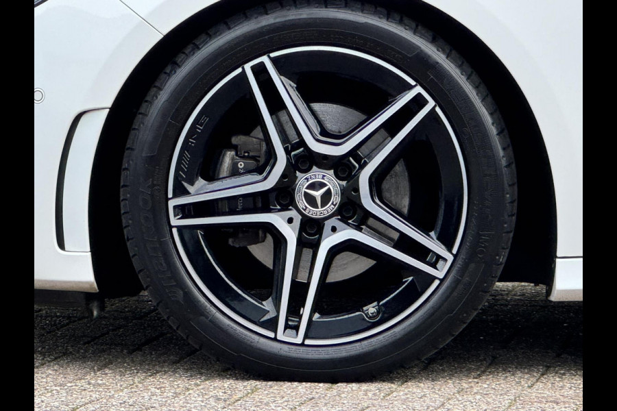 Mercedes-Benz B-Klasse 200 AMG Night pakket Premium Plus Camera Cruise Clima Elektrische a-klep Led