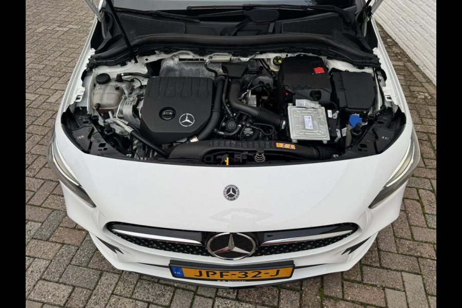 Mercedes-Benz B-Klasse 200 AMG Night pakket Premium Plus Camera Cruise Clima Elektrische a-klep Led