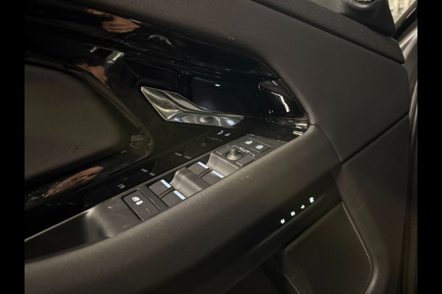 Land Rover Range Rover Evoque P270e SE Dynamic/pano schuifdak/black pack/5jr garantie