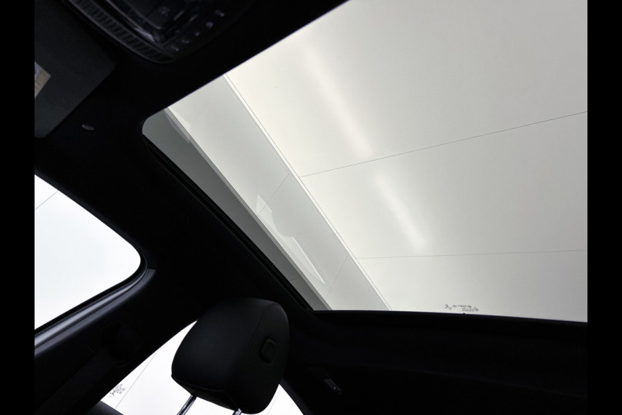 Mercedes-Benz A-Klasse 180 Business Solution Luxury (PANORAMADAK, SFEERVERLICHTING, STOELVERWARMING, CAMERA, 1e EIGENAAR)