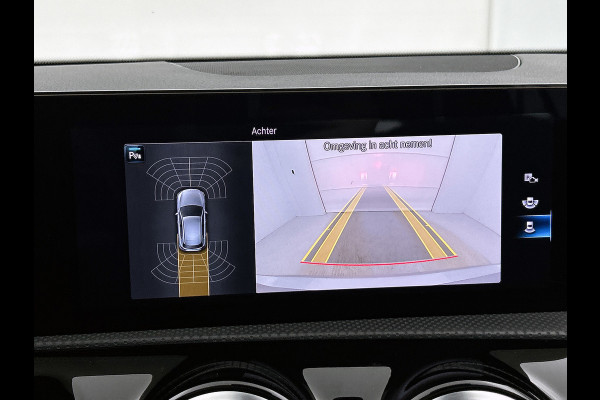 Mercedes-Benz A-Klasse 180 Business Solution Luxury (PANORAMADAK, SFEERVERLICHTING, STOELVERWARMING, CAMERA, 1e EIGENAAR)