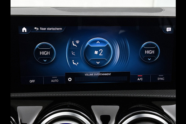 Mercedes-Benz A-Klasse 180 Business Solution Luxury (PANORAMADAK, SFEERVERLICHTING, STOELVERWARMING, CAMERA, 1e EIGENAAR)