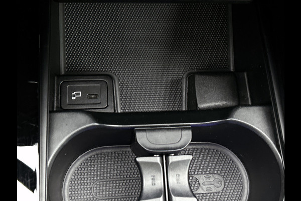 Mercedes-Benz A-Klasse 180 Business Solution Luxury (PANORAMADAK, SFEERVERLICHTING, STOELVERWARMING, CAMERA, 1e EIGENAAR)