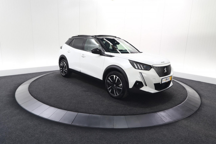 Peugeot e-2008 EV GT Pack 50 kWh | Schuif-/Kanteldak | Adaptieve Cruise Control | Camera  | Dodehoekdetectie | SOH=92,5%