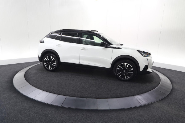 Peugeot e-2008 EV GT Pack 50 kWh | Schuif-/Kanteldak | Adaptieve Cruise Control | Camera  | Dodehoekdetectie | SOH=92,5%