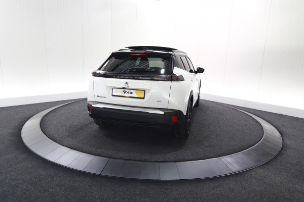 Peugeot e-2008 EV GT Pack 50 kWh | Schuif-/Kanteldak | Adaptieve Cruise Control | Camera  | Dodehoekdetectie | SOH=92,5%