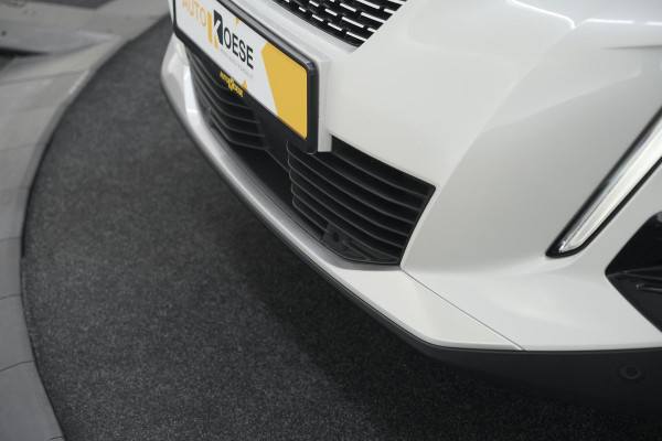 Peugeot e-2008 EV GT Pack 50 kWh | Schuif-/Kanteldak | Adaptieve Cruise Control | Camera  | Dodehoekdetectie | SOH=92,5%