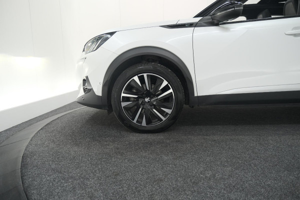 Peugeot e-2008 EV GT Pack 50 kWh | Schuif-/Kanteldak | Adaptieve Cruise Control | Camera  | Dodehoekdetectie | SOH=92,5%