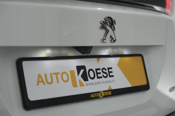 Peugeot e-2008 EV GT Pack 50 kWh | Schuif-/Kanteldak | Adaptieve Cruise Control | Camera  | Dodehoekdetectie | SOH=92,5%