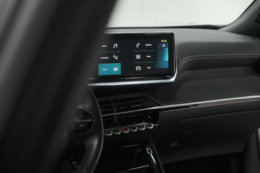 Peugeot e-2008 EV GT Pack 50 kWh | Schuif-/Kanteldak | Adaptieve Cruise Control | Camera  | Dodehoekdetectie | SOH=92,5%