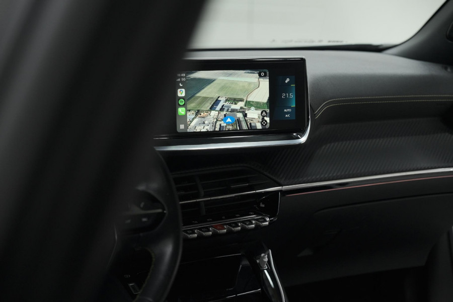 Peugeot e-2008 EV GT Pack 50 kWh | Schuif-/Kanteldak | Adaptieve Cruise Control | Camera  | Dodehoekdetectie | SOH=92,5%