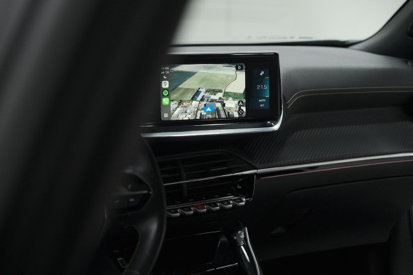 Peugeot e-2008 EV GT Pack 50 kWh | Schuif-/Kanteldak | Adaptieve Cruise Control | Camera  | Dodehoekdetectie | SOH=92,5%