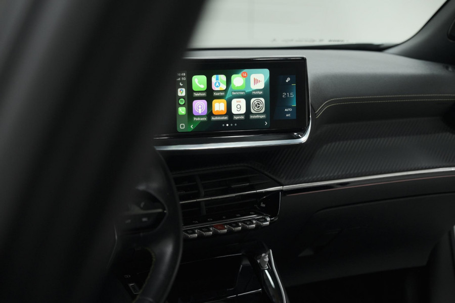 Peugeot e-2008 EV GT Pack 50 kWh | Schuif-/Kanteldak | Adaptieve Cruise Control | Camera  | Dodehoekdetectie | SOH=92,5%