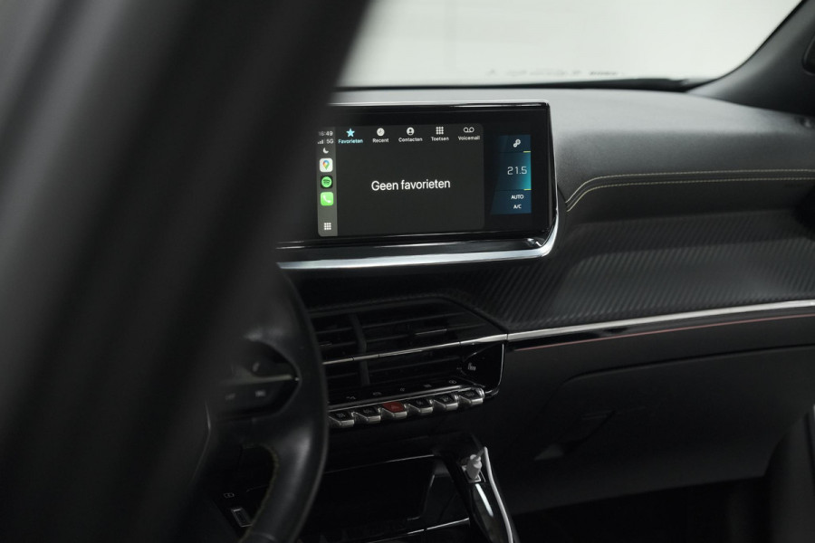 Peugeot e-2008 EV GT Pack 50 kWh | Schuif-/Kanteldak | Adaptieve Cruise Control | Camera  | Dodehoekdetectie | SOH=92,5%