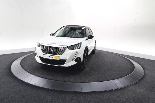 Peugeot e-2008 EV GT Pack 50 kWh | Schuif-/Kanteldak | Adaptieve Cruise Control | Camera  | Dodehoekdetectie | SOH=92,5%