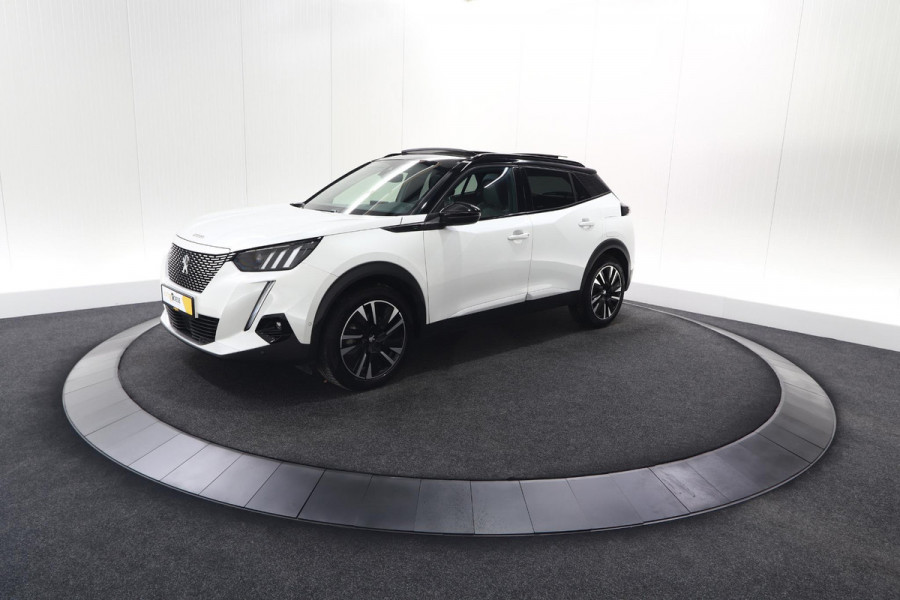 Peugeot e-2008 EV GT Pack 50 kWh | Schuif-/Kanteldak | Adaptieve Cruise Control | Camera  | Dodehoekdetectie | SOH=92,5%