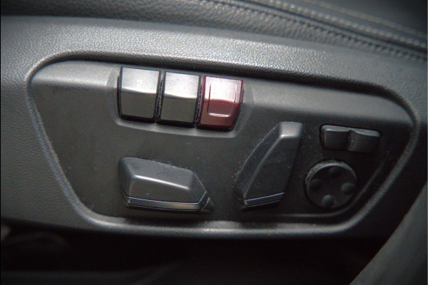 BMW X1 sDrive18i High Executive X Line | Panoramadak | Harman Kardon | Parkeersensoren | Head-Up Display | Leer | Stoelverwarming | Navigatie | Camera | Automaat | Digitale Tellers | Keyless | LED | Cruise Control |