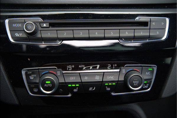 BMW X1 sDrive18i High Executive X Line | Panoramadak | Harman Kardon | Parkeersensoren | Head-Up Display | Leer | Stoelverwarming | Navigatie | Camera | Automaat | Digitale Tellers | Keyless | LED | Cruise Control |