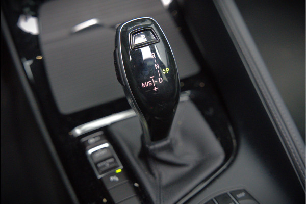 BMW X1 sDrive18i High Executive X Line | Panoramadak | Harman Kardon | Parkeersensoren | Head-Up Display | Leer | Stoelverwarming | Navigatie | Camera | Automaat | Digitale Tellers | Keyless | LED | Cruise Control |