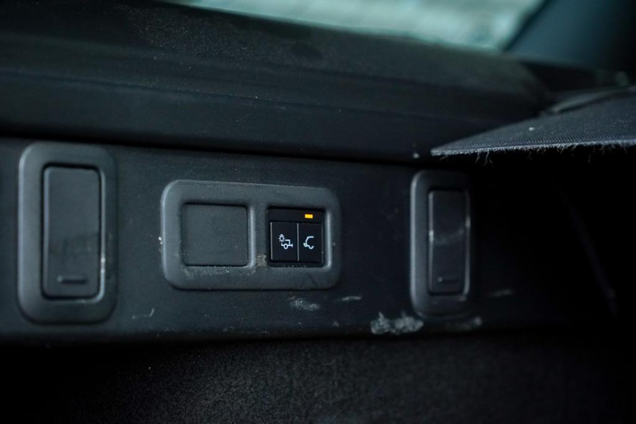 Land Rover Range Rover Velar 2.0 I4 Turbo AWD R-Dynamic SE / Pano / Meridian Surround / Leder / Trekhaak