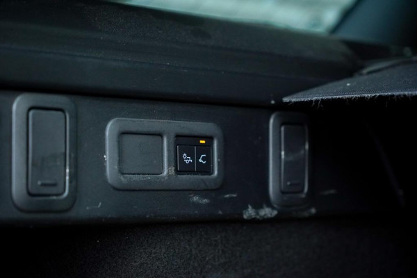 Land Rover Range Rover Velar 2.0 I4 Turbo AWD R-Dynamic SE / Pano / Meridian Surround / Leder / Trekhaak