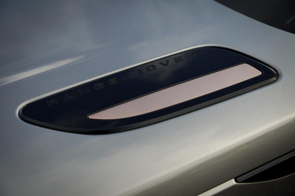 Land Rover Range Rover Velar 2.0 I4 Turbo AWD R-Dynamic SE / Pano / Meridian Surround / Leder / Trekhaak