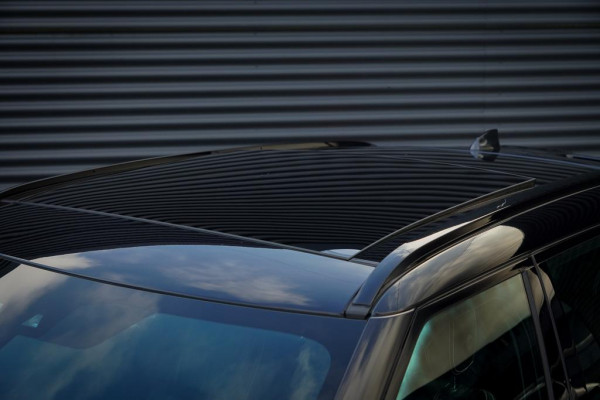 Land Rover Range Rover Velar 2.0 I4 Turbo AWD R-Dynamic SE / Pano / Meridian Surround / Leder / Trekhaak