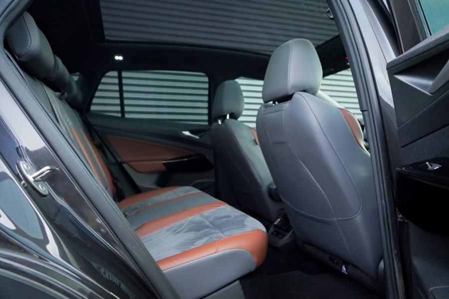 Volkswagen ID.4 1st 77KwH / Pano / Massage / Stoelverwarming / Incl BTW