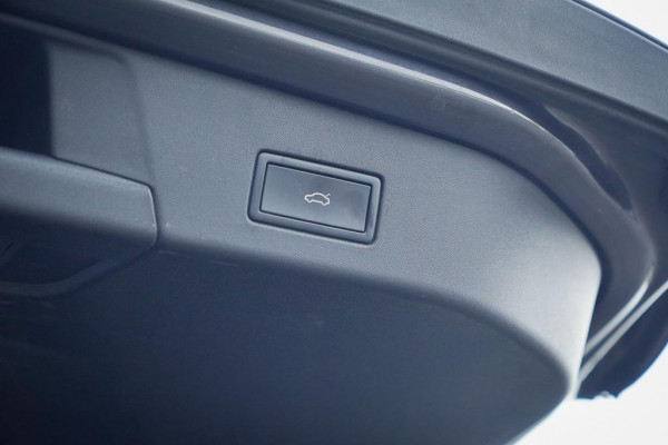 Volkswagen ID.4 1st 77KwH / Pano / Massage / Stoelverwarming / Incl BTW