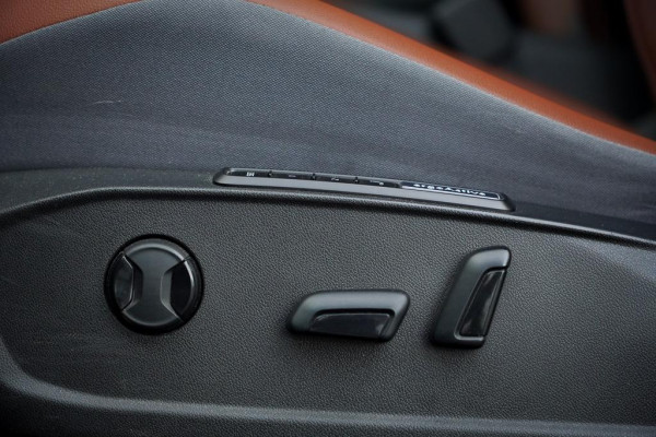 Volkswagen ID.4 1st 77KwH / Pano / Massage / Stoelverwarming / Incl BTW