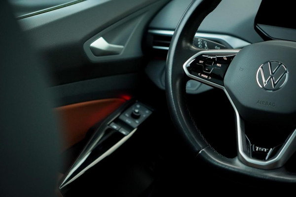 Volkswagen ID.4 1st 77KwH / Pano / Massage / Stoelverwarming / Incl BTW