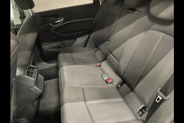 Audi e-tron 50 Quattro Edition 71 kWh Airco ECC Navi Cruise Control 19"LM Velgen PDC voor en achter Full LED Virtual Cockpit