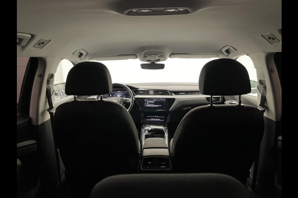 Audi e-tron 50 Quattro Edition 71 kWh Airco ECC Navi Cruise Control 19"LM Velgen PDC voor en achter Full LED Virtual Cockpit