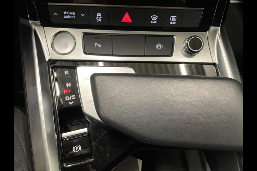 Audi e-tron 50 Quattro Edition 71 kWh Airco ECC Navi Cruise Control 19"LM Velgen PDC voor en achter Full LED Virtual Cockpit