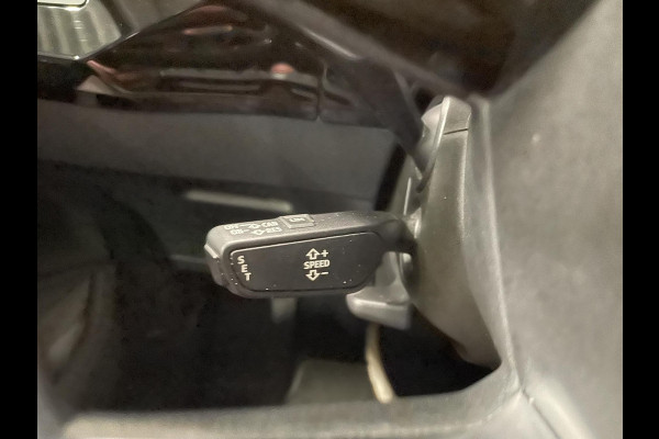 Audi e-tron 50 Quattro Edition 71 kWh Airco ECC Navi Cruise Control 19"LM Velgen PDC voor en achter Full LED Virtual Cockpit