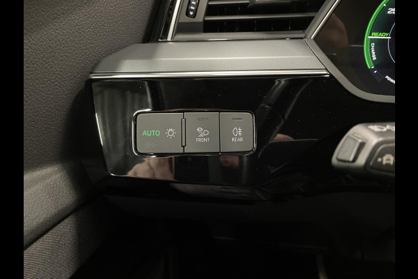 Audi e-tron 50 Quattro Edition 71 kWh Airco ECC Navi Cruise Control 19"LM Velgen PDC voor en achter Full LED Virtual Cockpit