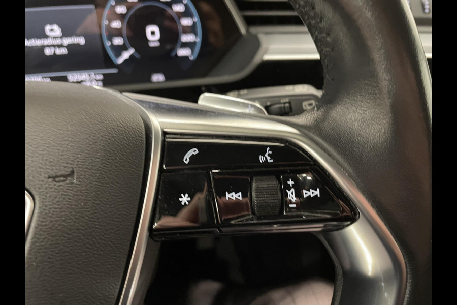 Audi e-tron 50 Quattro Edition 71 kWh Airco ECC Navi Cruise Control 19"LM Velgen PDC voor en achter Full LED Virtual Cockpit