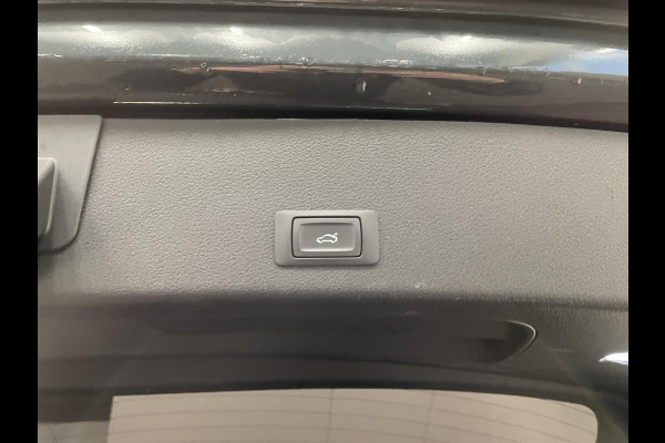 Audi e-tron 50 Quattro Edition 71 kWh Airco ECC Navi Cruise Control 19"LM Velgen PDC voor en achter Full LED Virtual Cockpit