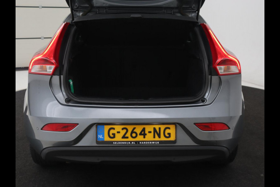 Volvo V40 1.5 T2 Polar+ | Automaat | Stoelverwarming | Full LED | Navigatie | Parkeerhulp | Climate control | Bluetooth | Cruise control