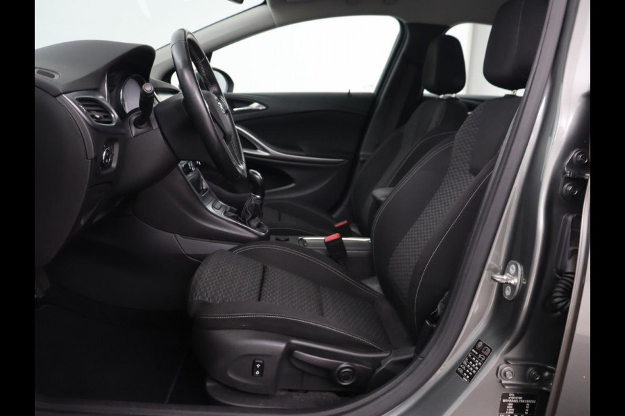 Opel Astra 1.6 CDTI Online Edition | Trekhaak | Carplay | Navigatie | Climate control | Comfortstoelen | 18'' | Parkeerhulp | Cruise control | Bluetooth