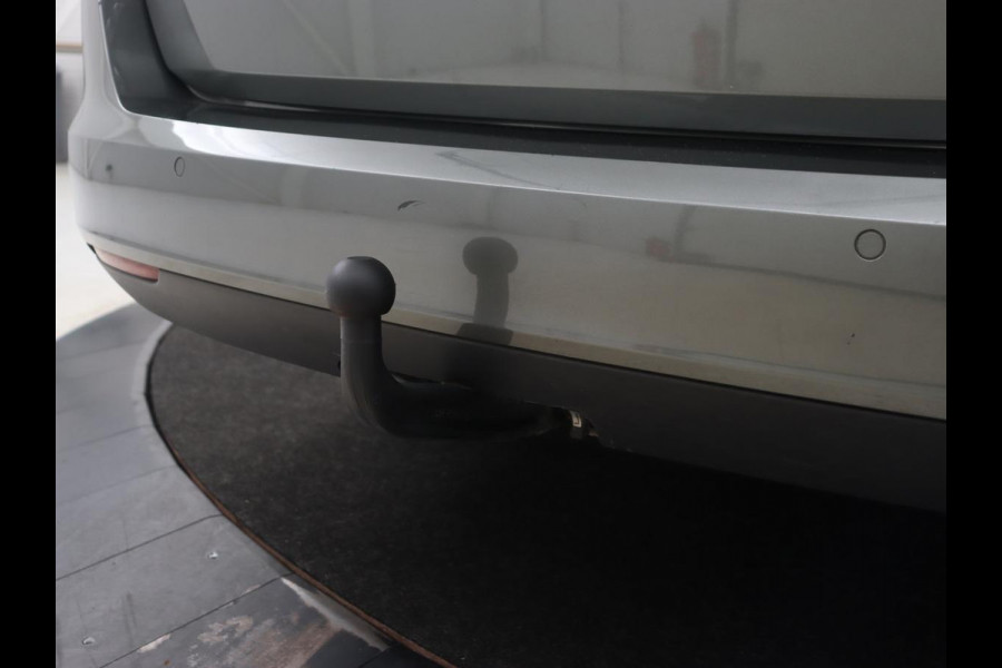 Opel Astra 1.6 CDTI Online Edition | Trekhaak | Carplay | Navigatie | Climate control | Comfortstoelen | 18'' | Parkeerhulp | Cruise control | Bluetooth