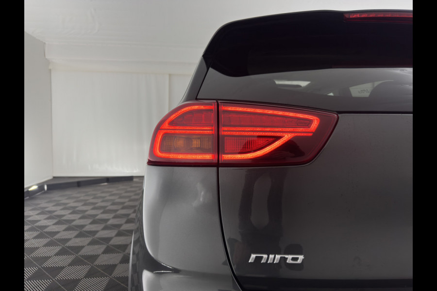 Kia e-Niro DynamicPlusLine 64 kWh (INCL-BTW) | 1/2 LEATHER | FULL-LED | SUNFOOF | NAVI-FULLMAP | KEYLESS | DIGI-COCKPIT | PRIVACY-GLASS | 17"ALU*