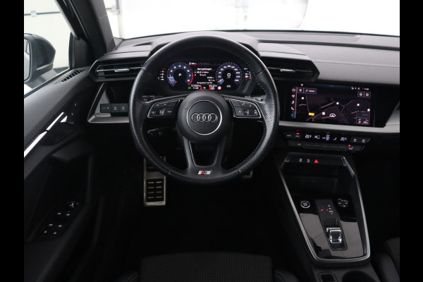 Audi A3 35 TFSI S edition | Carplay | Sportstoelen | Full LED | Navigatie | Half leder | Virtual Cockpit | Climate control | Parkeerhulp | Cruise control | Bluetooth | DAB | Sportstuur