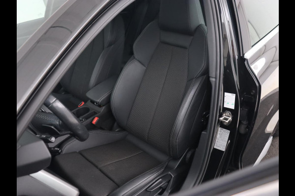 Audi A3 35 TFSI S edition | Carplay | Sportstoelen | Full LED | Navigatie | Half leder | Virtual Cockpit | Climate control | Parkeerhulp | Cruise control | Bluetooth | DAB | Sportstuur