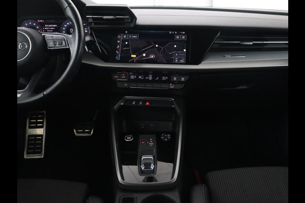 Audi A3 35 TFSI S edition | Carplay | Sportstoelen | Full LED | Navigatie | Half leder | Virtual Cockpit | Climate control | Parkeerhulp | Cruise control | Bluetooth | DAB | Sportstuur