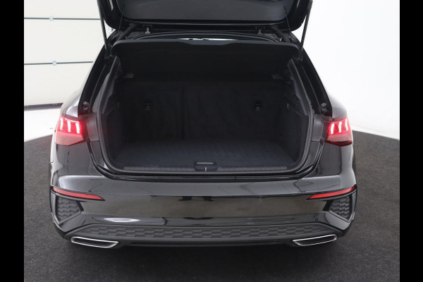 Audi A3 35 TFSI S edition | Carplay | Sportstoelen | Full LED | Navigatie | Half leder | Virtual Cockpit | Climate control | Parkeerhulp | Cruise control | Bluetooth | DAB | Sportstuur